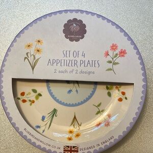 NWT 1 set of four porcelain Appetizer plates 8” diameter. Made in England.